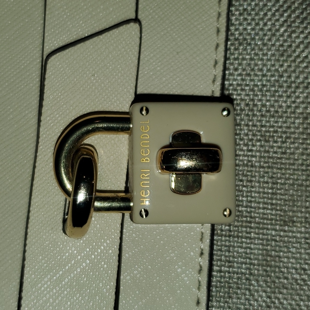 SOLD☆Henri bendel jetsetter large backpack convertible. - Picture 7 of 17